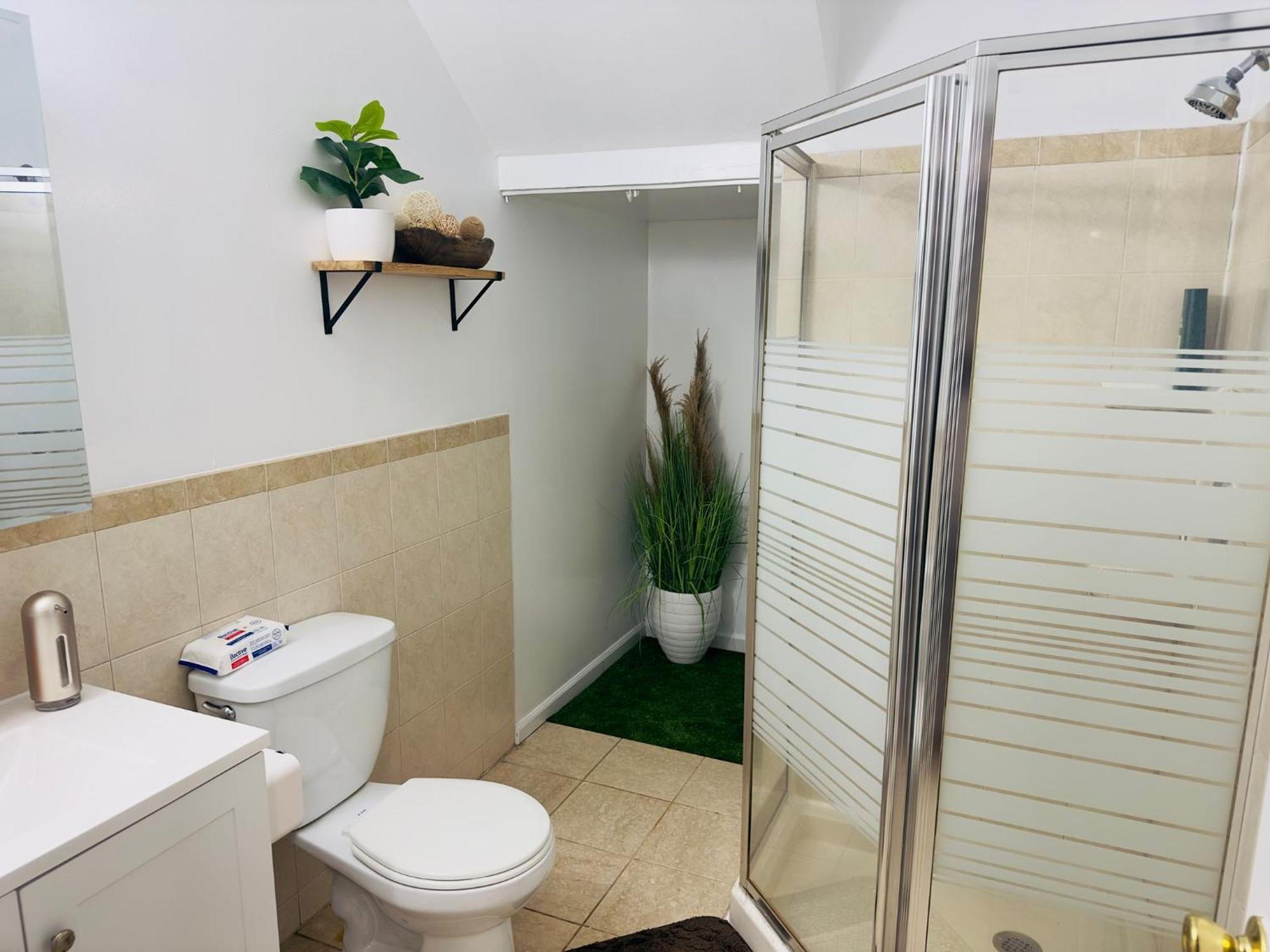 Cosy Bedroom 6 Minutes To Ewr Prudential Hotels Pen Station Нюарк Екстериор снимка